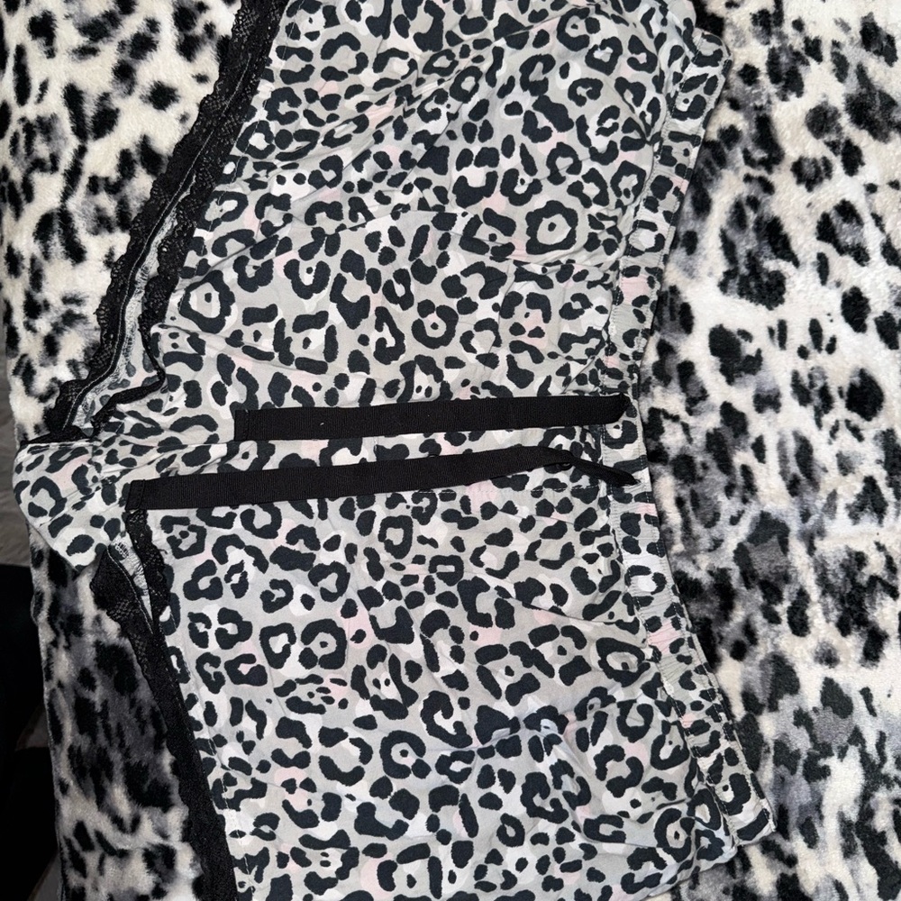 Faded Glory Black and Gray Leopard Print Shorts